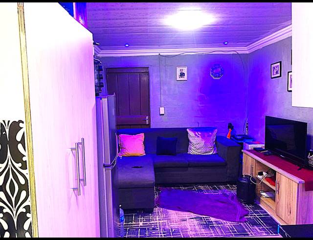 2 BEDROOM HOUSE FOR SALE IN TSHEPONG